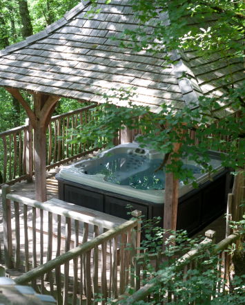 jacuzzi-in-the-trees-perigord